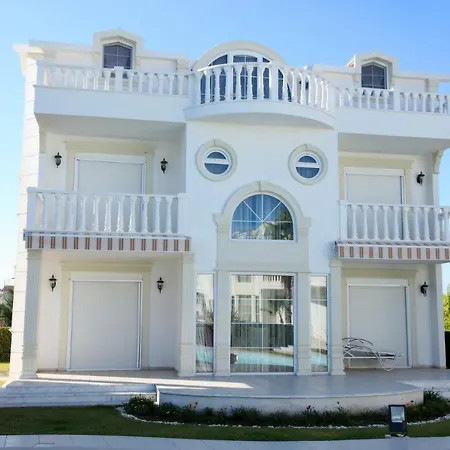 Helios 6 Vila Belek