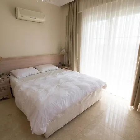 Villa Helios 6 *